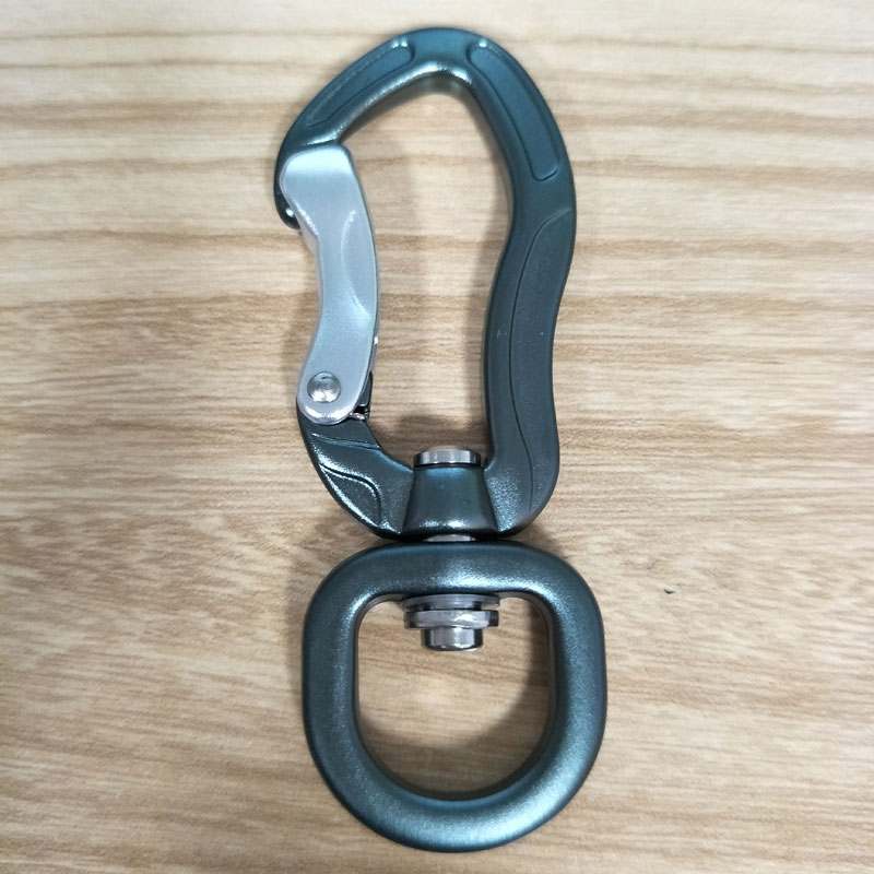 best dog accessory - life saving carabiner for dog collar