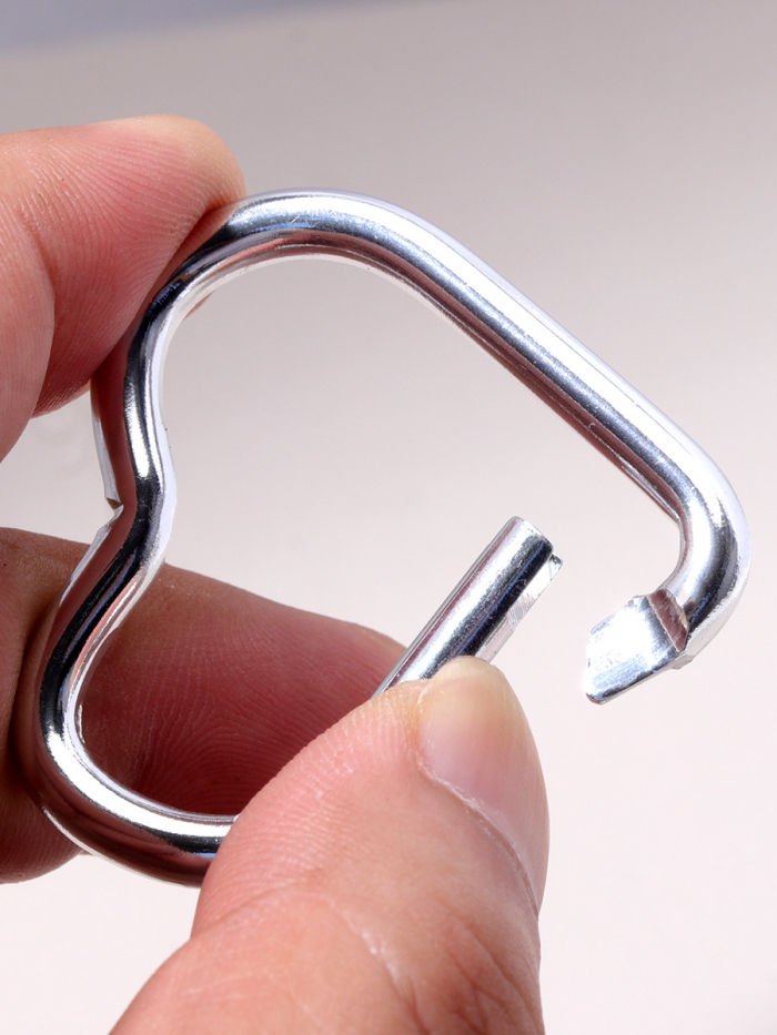 1.65 inch Silver heart-shaped carabiner manufacturers